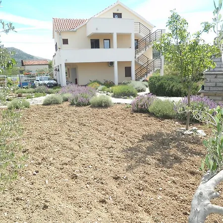 Apartment Jakus *